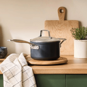 Molheira com Alça Non-Stick Ceramic Essential 18cm Le Creuset