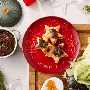 Prato Raso Sphere Holly Cerâmica Premium Natal 19cm Vermelho Le Creuset