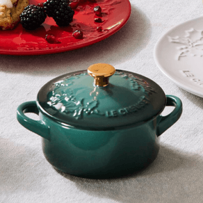 Mini Cocotte Holly Cerâmica Premium Natal Assadeira Individual 250ml Thyme Le Creuset